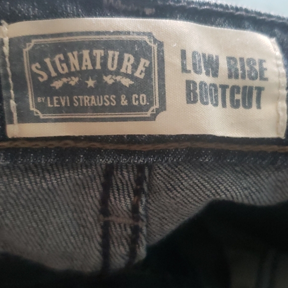 Levis signature low rise bootcut short - Picture 4 of 6